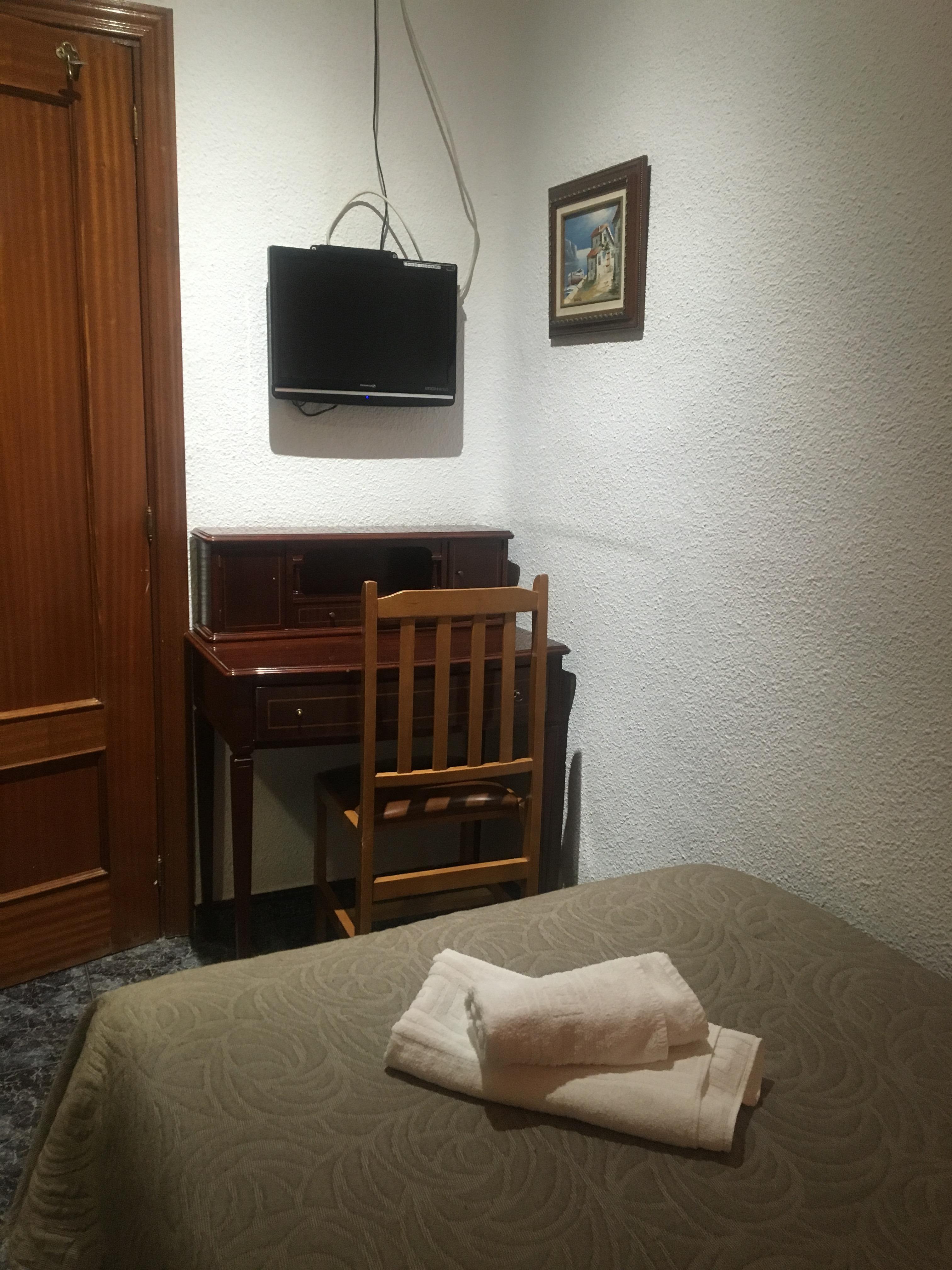Hostal Conchita Legazpi Мадрид Экстерьер фото