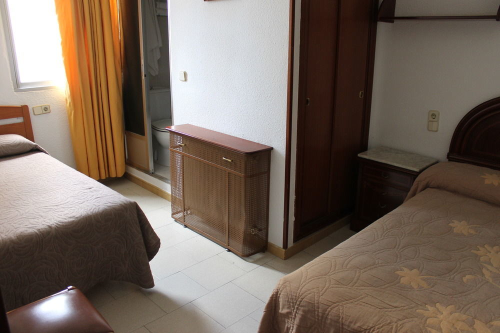 Hostal Conchita Legazpi Мадрид Экстерьер фото