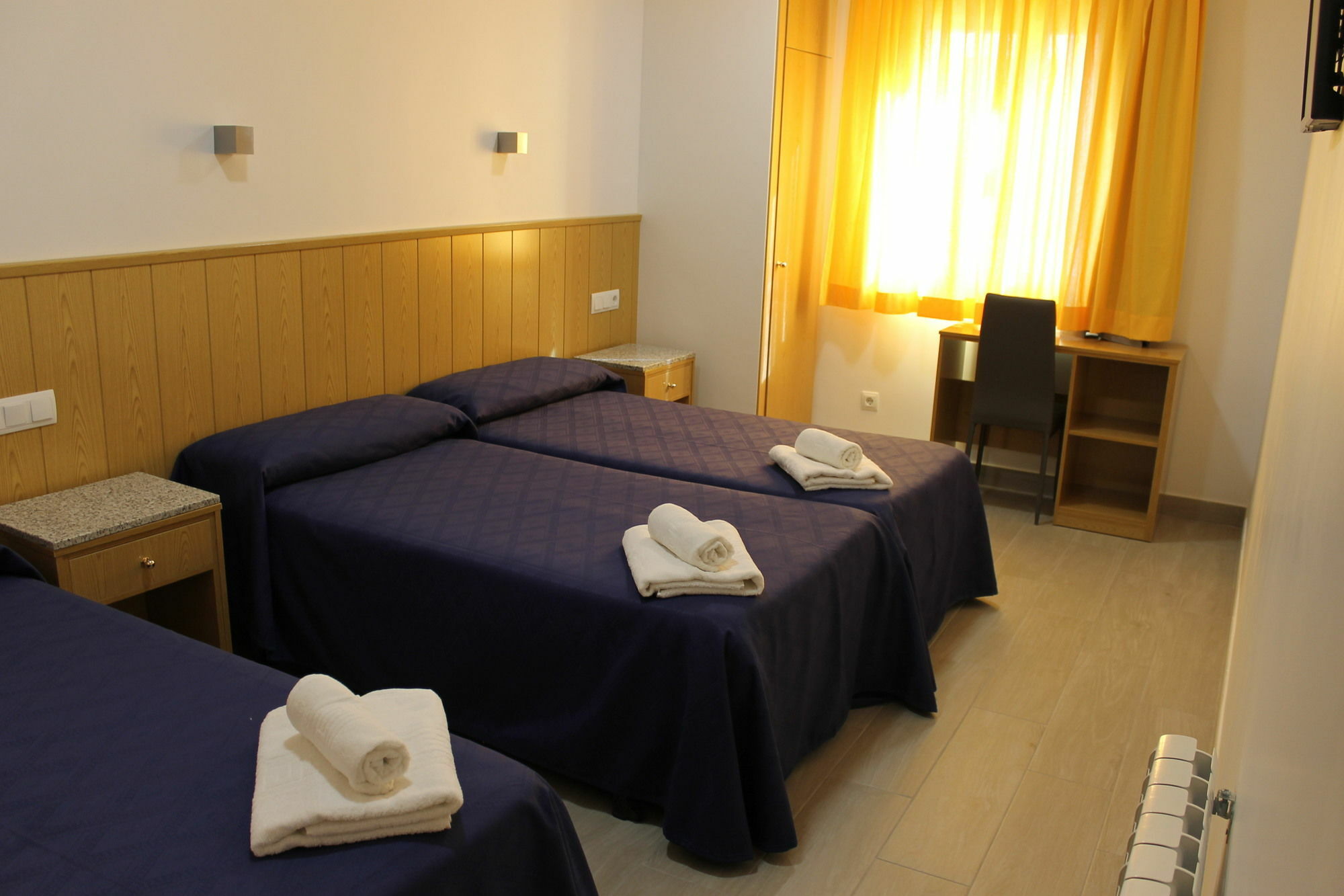 Hostal Conchita Legazpi Мадрид Экстерьер фото