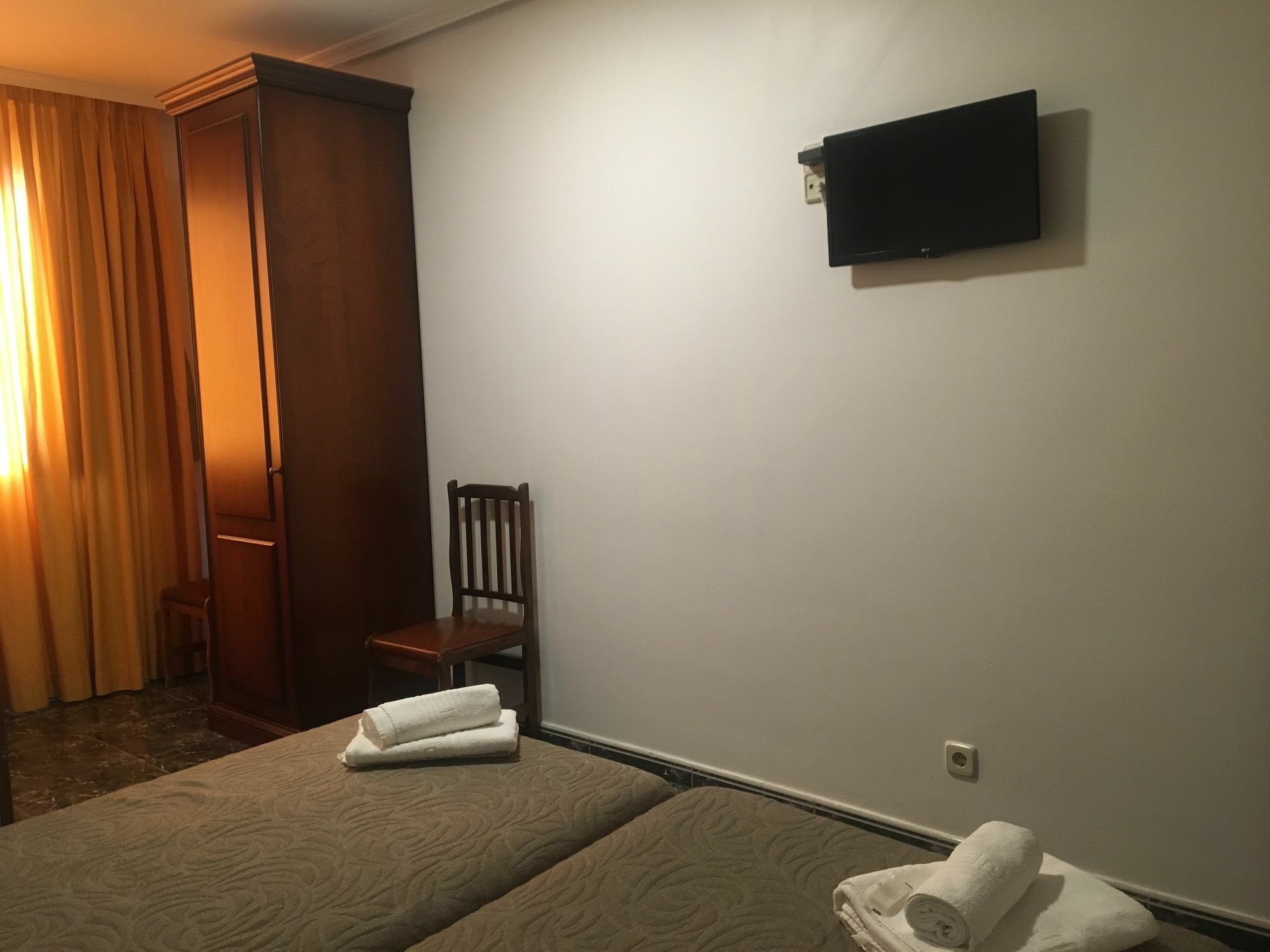 Hostal Conchita Legazpi Мадрид Экстерьер фото