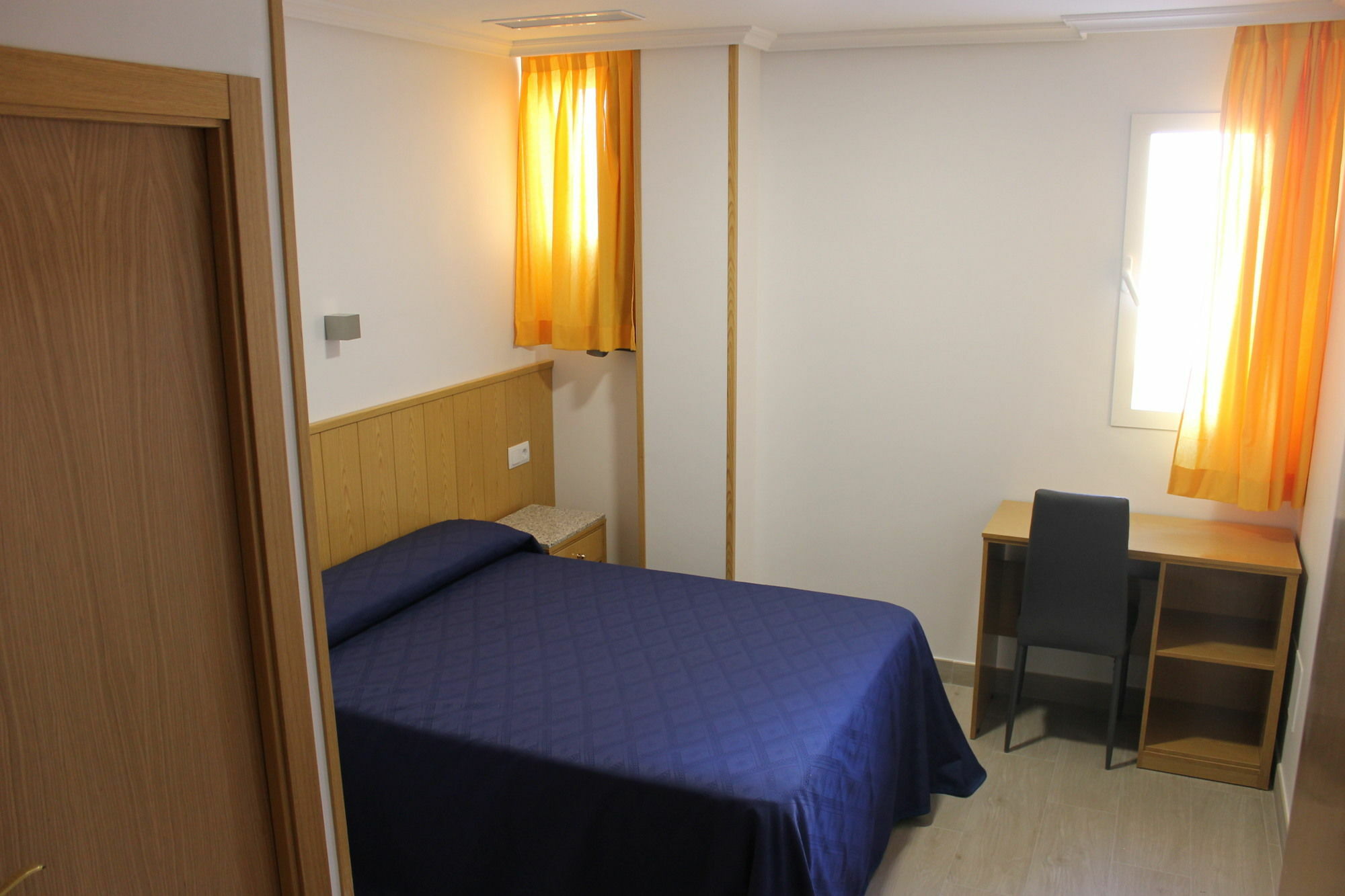 Hostal Conchita Legazpi Мадрид Экстерьер фото